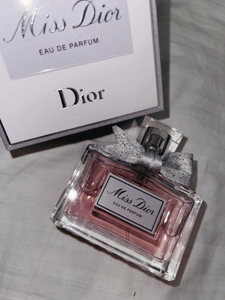 Miss Dior Eau de Parfum – Elegant Warm Floral Women’s Fragrance 100ml