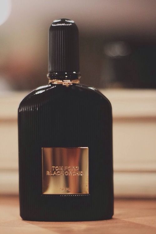 Tom Ford Black Orchid by Tom Ford, 3.4 oz Eau De Parfum Spray for Unisex – Luxurious Dark Floral & Oriental Signature Scent