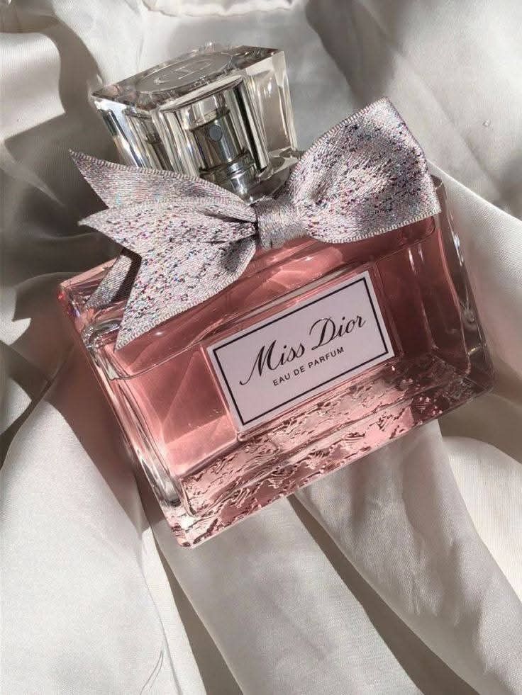 Miss Dior Eau de Parfum – Elegant Warm Floral Women’s Fragrance 100ml