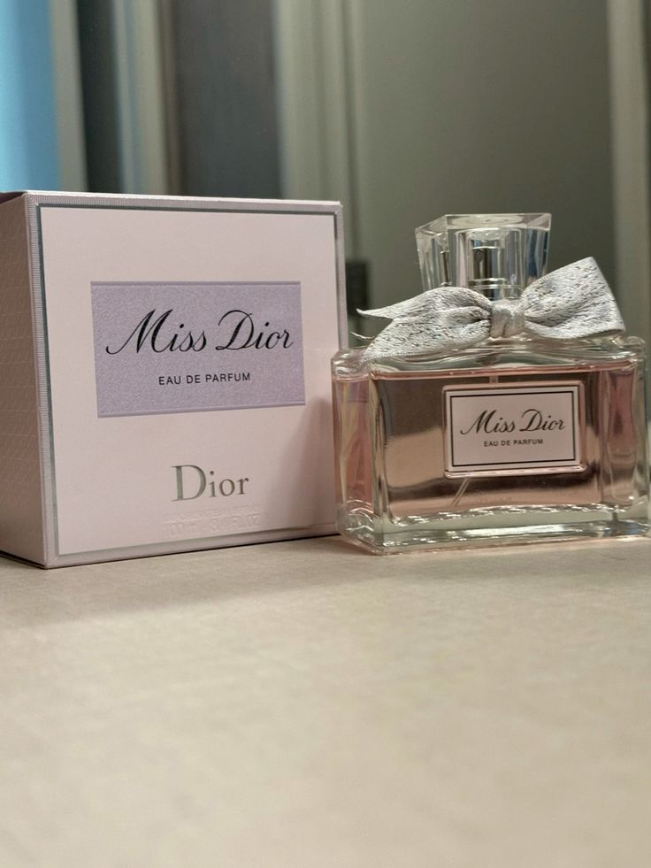 Miss Dior Eau de Parfum – Elegant Warm Floral Women’s Fragrance 100ml