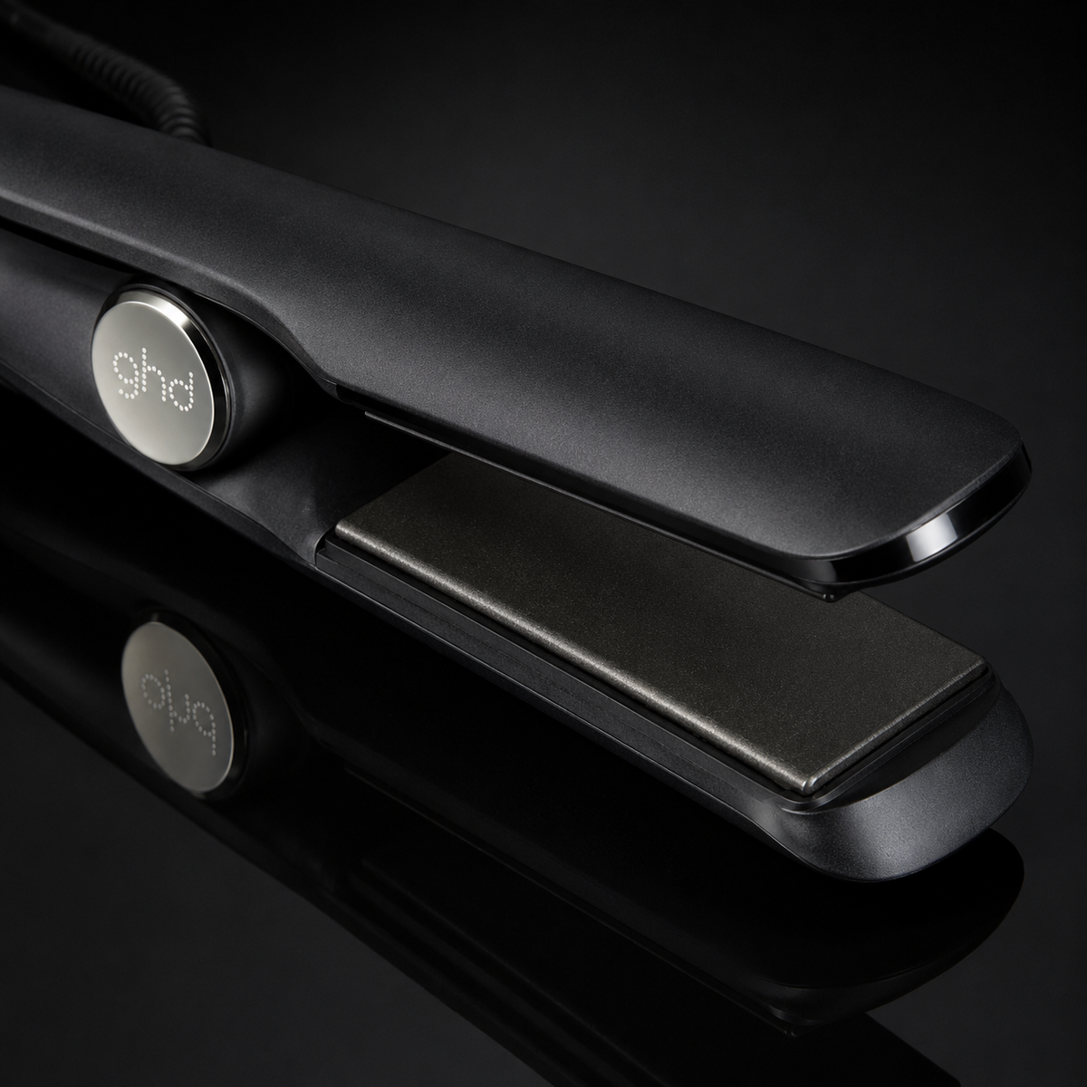 GHD Gold Platinum+ Professional Hair Straightener – Smart Predictive Heat Technology